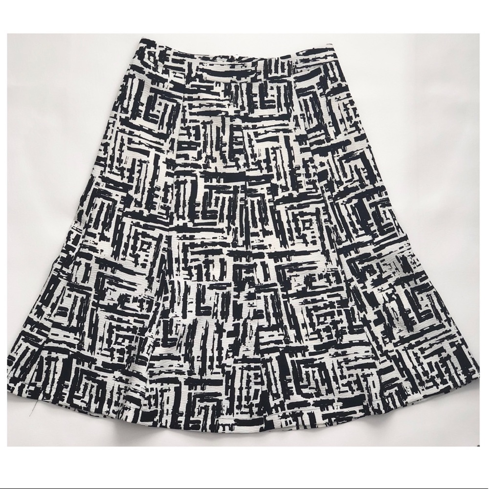 [NWOT] Forever 21 - Midi Skirt - Black & White